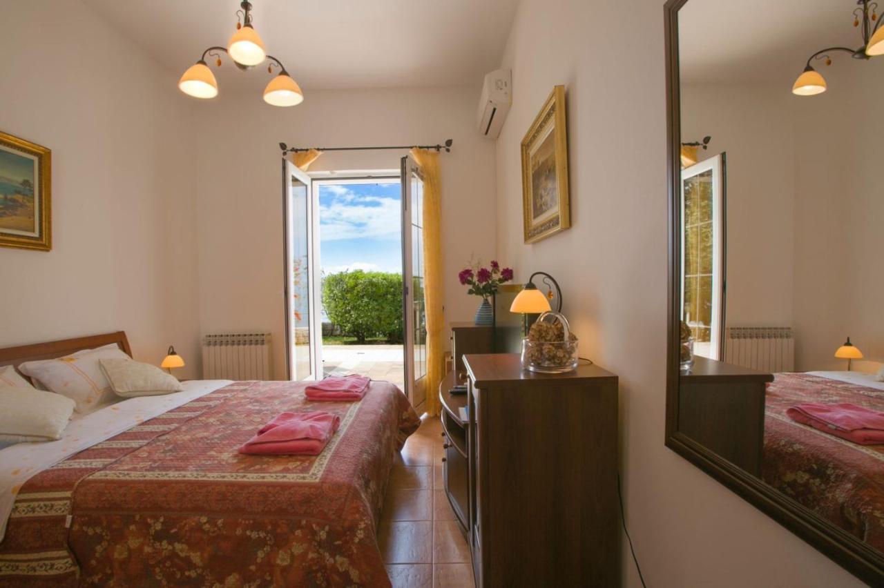 Royal Holiday Apartments Sveti Stefan Ilha Sveti Stefan Exterior foto