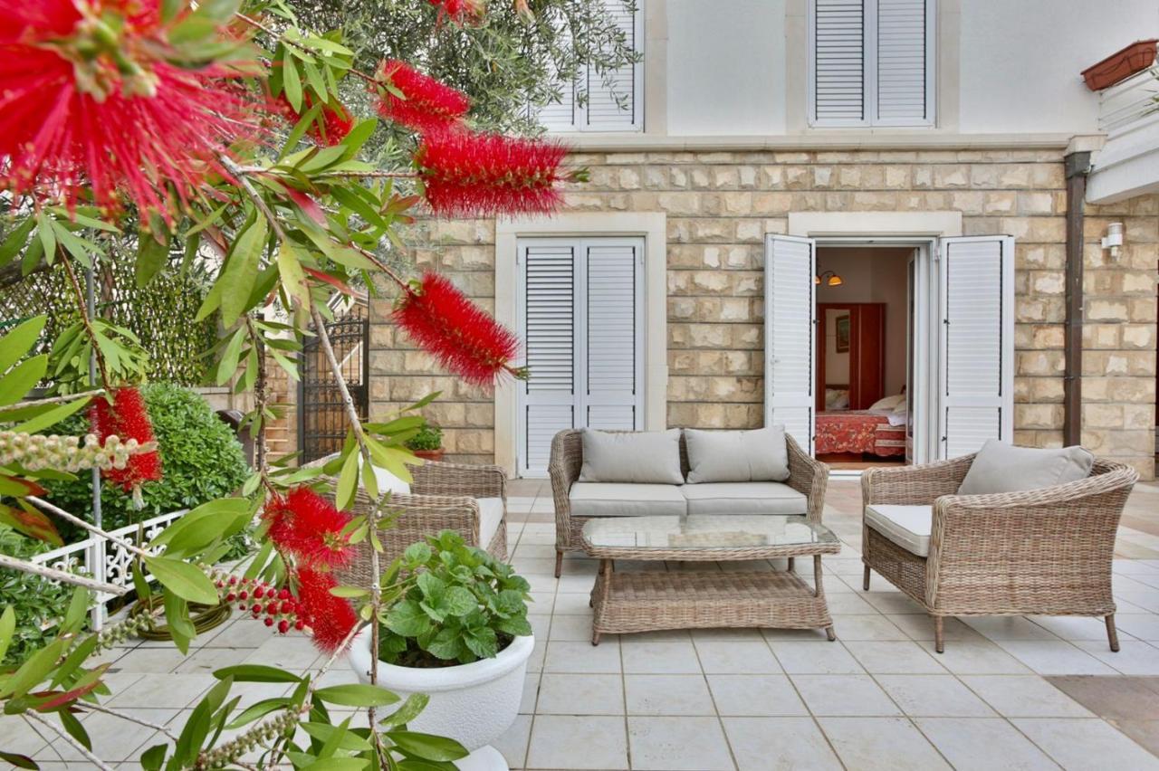 Royal Holiday Apartments Sveti Stefan Ilha Sveti Stefan Exterior foto