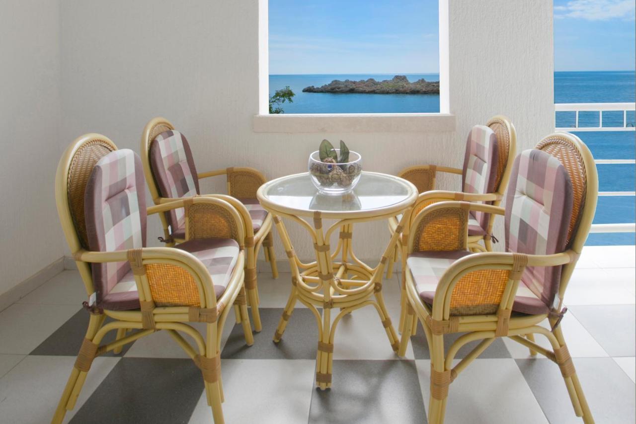 Royal Holiday Apartments Sveti Stefan Ilha Sveti Stefan Exterior foto