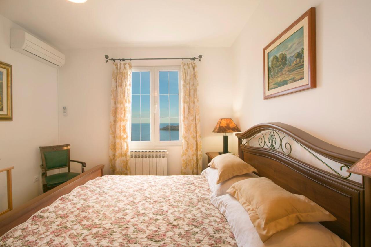 Royal Holiday Apartments Sveti Stefan Ilha Sveti Stefan Exterior foto