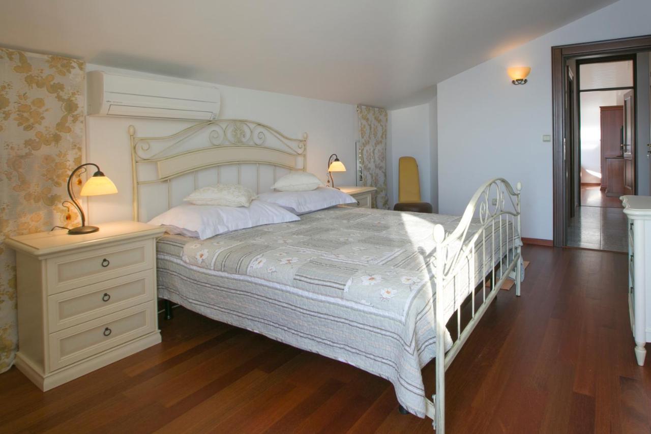 Royal Holiday Apartments Sveti Stefan Ilha Sveti Stefan Exterior foto