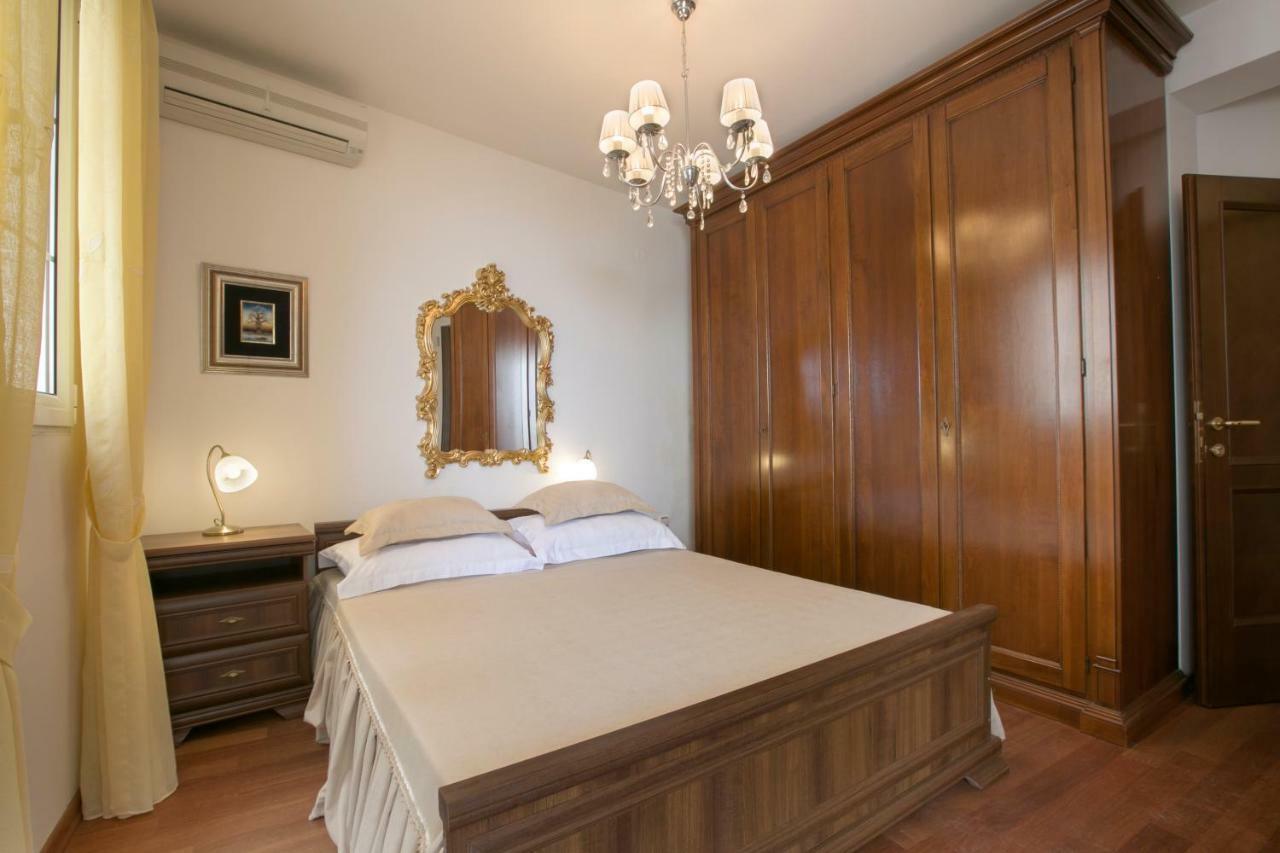 Royal Holiday Apartments Sveti Stefan Ilha Sveti Stefan Exterior foto