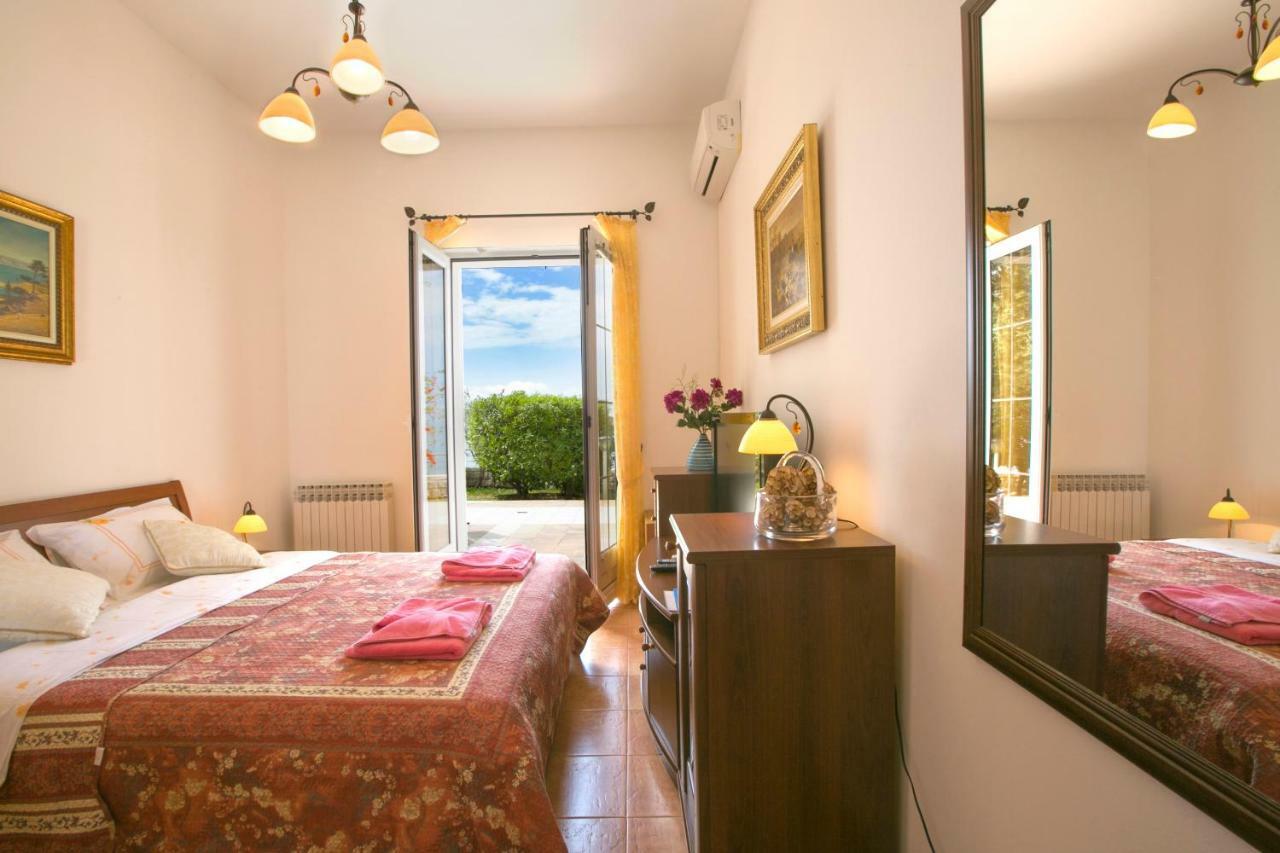 Royal Holiday Apartments Sveti Stefan Ilha Sveti Stefan Exterior foto